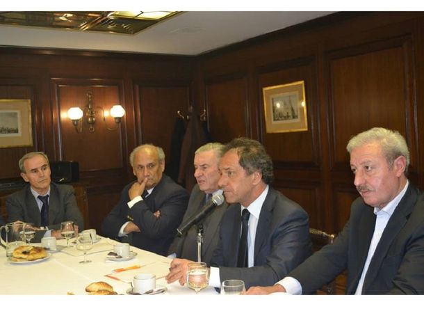 #Elección2015: Scioli se reunió con el peronismo porteño