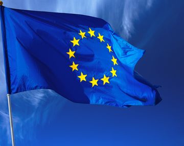 Europa le pone un ultimátum a Facebook