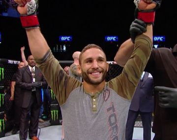 Mendes aplastó a Lamas y peleará por el título pluma