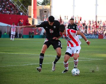 Instituto y Deportivo Riestra debutaron con un empate 0-0