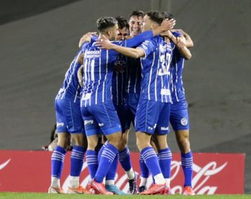 Godoy Cruz se aprovechó del mal momento de River y le ganó 2-0 en el Monumental