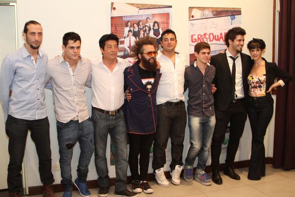 La multitudinaria fiesta ochentosa de Graduados