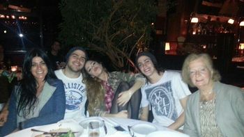 la primera foto de violetta y peter en familia la primera foto de violetta y peter en familia
