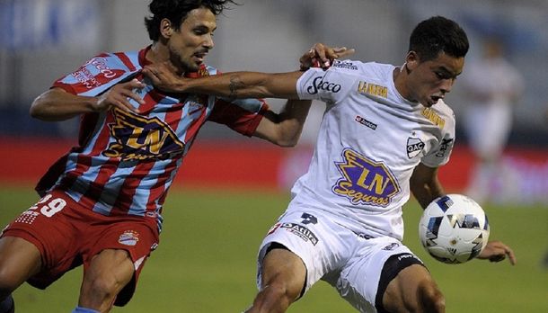 Arsenal goleó a Quilmes y quedó como único escolta de Godoy Cruz en la zona 1