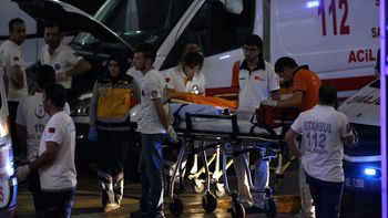 suspenden todos los vuelos en el aeropuerto de estambul tras el atentado suspenden todos los vuelos en el aeropuerto de estambul tras el atentado