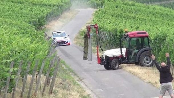 Evitó un choque con un tractor en pleno Rally