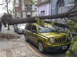 Alerta naranja para cinco provincias y amarillo para 14 distritos por vientos y lluvias