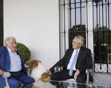 Alberto Fernández recibió a Pepe Mujica en Olivos