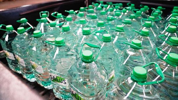 El Senado aprobó por unanimidad una solicitud al Poder Ejecutivo para exonerar de Imesi al agua embotellada de cinco litros o más.