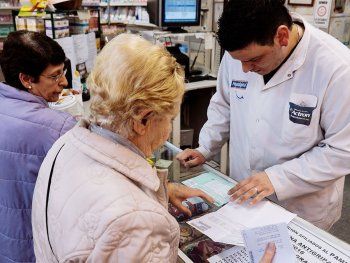 Golpe judicial al ajuste del PAMI: frenaron el recorte de remedios gratis para jubilados