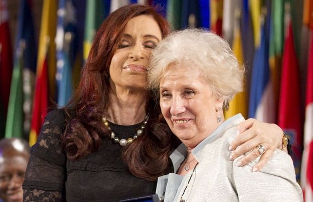 Carlotto estima que CFK retomaría sus funciones  el 9 o 10 de noviembre