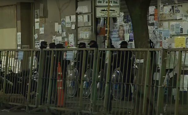 Vallaron y pusieron custodia policial en la casa de Cristina Kirchner