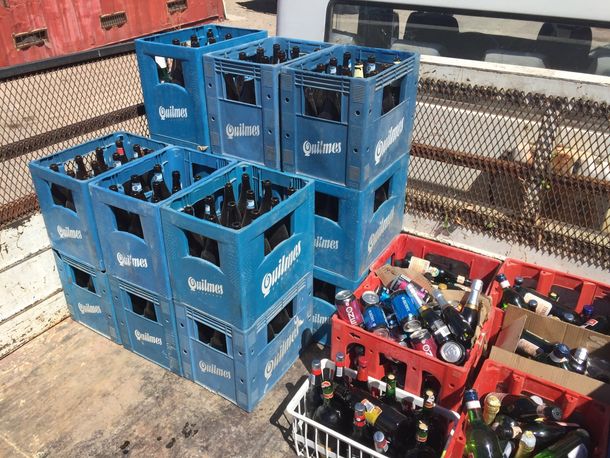 Secuestraron más de 250 botellas de alcohol que se vendían en una casa