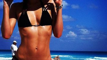 esta actriz mostro su cuerpo en las playas de cancun esta actriz mostro su cuerpo en las playas de cancun