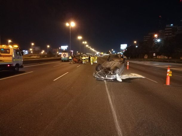 Múltiple choque y vuelco en Panamericana