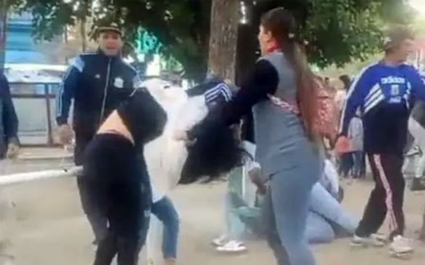 Santa Fe: fiesta por el Mes de las Infancias terminó en descomunal gresca de mujeres