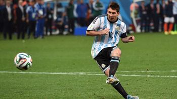 el penal que fallo lionel messi en el amistoso frente a brasil en china el penal que fallo lionel messi en el amistoso frente a brasil en china