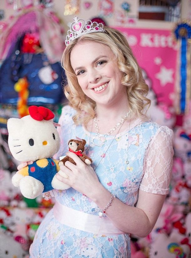 Fanática de Hello Kitty busca novio que le guste el rosa