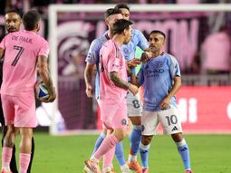 el fuerte cruce de messi y de paul con maxi moralez: ¿habia antecedentes en racing o juveniles? el fuerte cruce de messi y de paul con maxi moralez: ¿habia antecedentes en racing o juveniles?