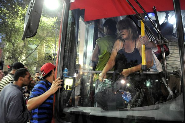 El Sarmiento, con servicio reducido por robo de cables