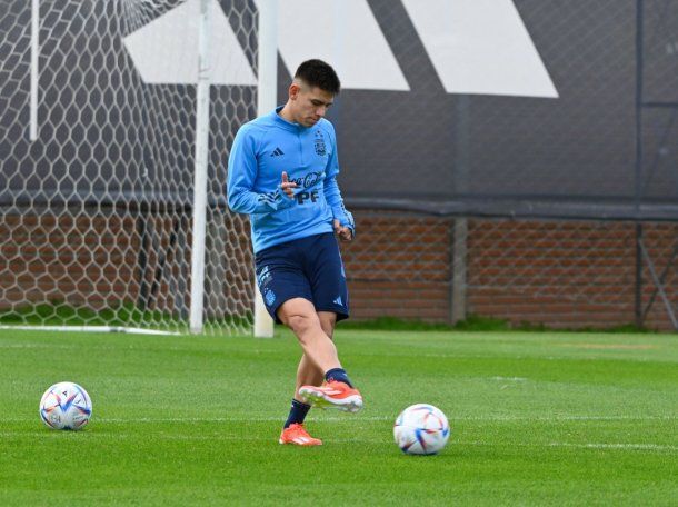 Sorpresa: El Diablito Echeverri Abandonó La Pretemporada De River Para ...