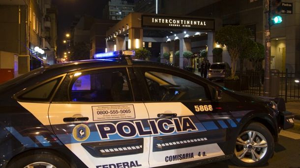 Detienen a seis sirios en un hotel del Microcentro con pasaportes falsos