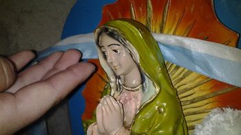 Virgen que llora sangre Virgen que llora sangre