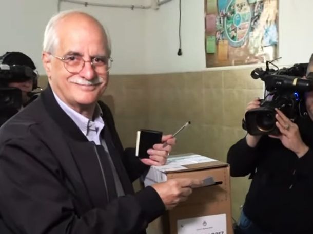 Jorge Taiana habló tras emitir su voto: Esperamos una buena participación Jorge Taiana habló tras emitir su voto: Esperamos una buena participación