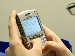 Escribir muchos SMS produce lesiones en varias partes del cuerpo