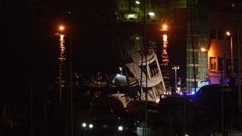 se hunde un barco en un puerto y mueren tres personas se hunde un barco en un puerto y mueren tres personas