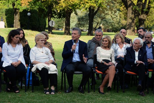 Macri con familiares de caídos y ex combatientes de Malvinas