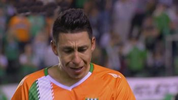 Brian Sarmiento llorando al salir de la cancha Brian Sarmiento llorando al salir de la cancha