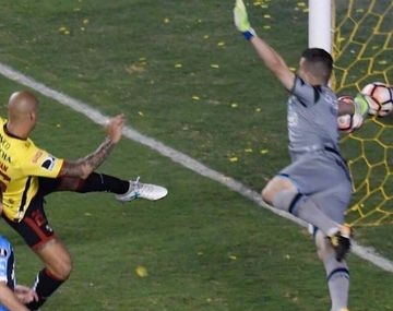 El terrible volada del arquero del Gremio