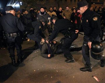 Incidentes en España dejan 142 detenidos y 74 heridos