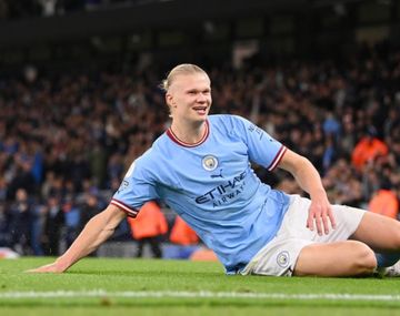 Manchester City goleó 3-0 a West Ham y recuperó la punta