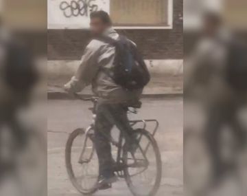 Alerta en La Plata por un depravado que se masturba en la calle delante de mujeres