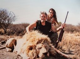 Escándalo por fotos de Garfunkel y Vannucci en un safari Escándalo por fotos de Garfunkel y Vannucci en un safari