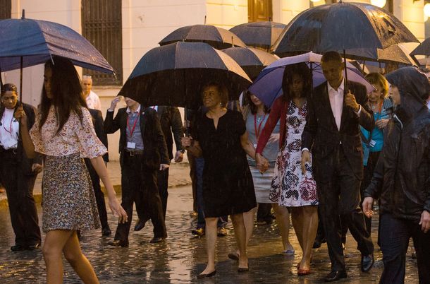 Fervor popular por Obama en La Habana bajo una intensa lluvia