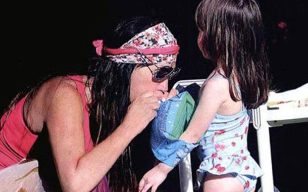 La emoción de Moria por el saludo de su nieta