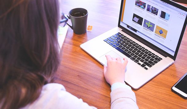 Adiós a la oficina: la mitad de las empresas prevé achicar los lugares de trabajo