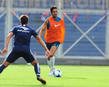 El golazo de tiro libre de Angeleri