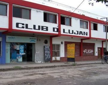Un club del ascenso pidió comida por Facebook