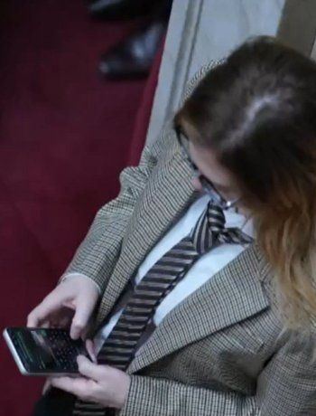 Lilia Lemoine, chateando con Martín Menem. Lilia Lemoine, chateando con Martín Menem.