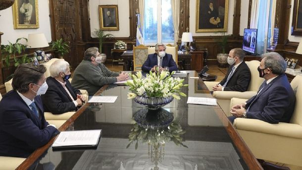 Alberto Fernández se reunió con representantes del sector automotriz para analizar inversiones hasta 2021