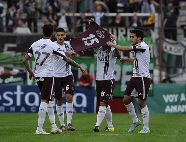 Lanús homenajeó a Barisone en la goleada sobre Chicago por Copa Argentina