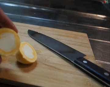 ¿Cómo invertir los colores de yema y clara del huevo?