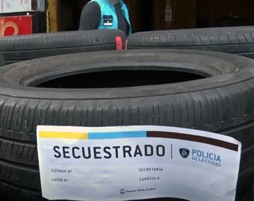 Secuestran 750 cubiertas y 90 llantas que vendían de forma ilegal en Caballito