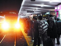 Demoras y caos en el tren Sarmiento: afecta la estación Once y Caballito