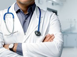 El PRO presentó un proyecto de ley para exigir a extranjeros un seguros de salud