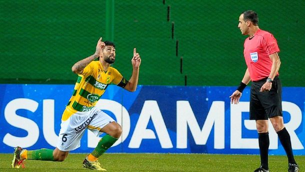 Alexander Barboza celebra su gol